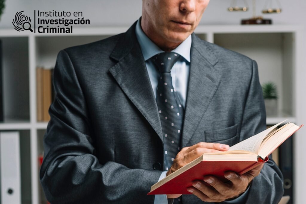 Diplomados de criminología