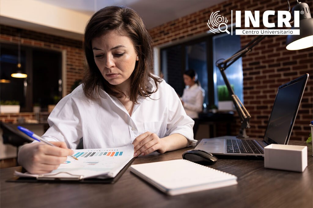 ¿Por qué estudiar Administración de Empresas en línea?